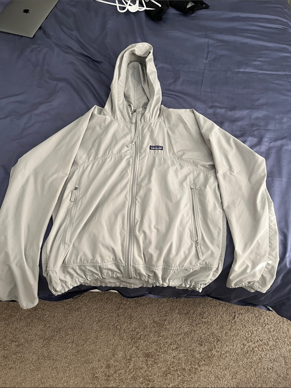 Patagonia Men's Light Gray Hooded Windbreaker Jacket - Neutral Gray